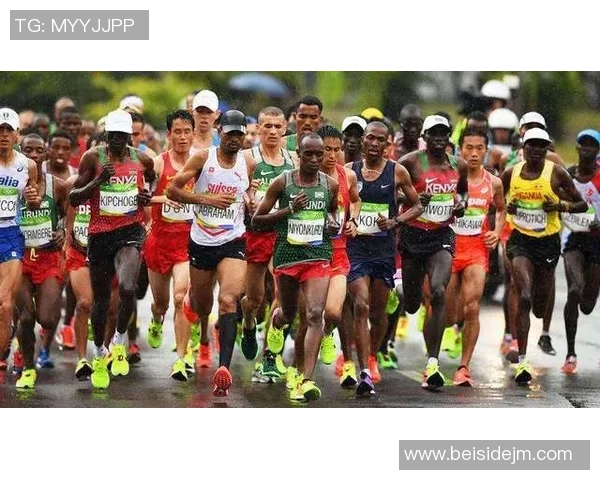 跑姿独特的足球明星：揭秘那些因独特步态而广受瞩目的顶级球员