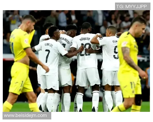 野兽般的力量与技巧展现足球场上的王者风范 野兽般的力量与技巧展现足球场上的王者风范